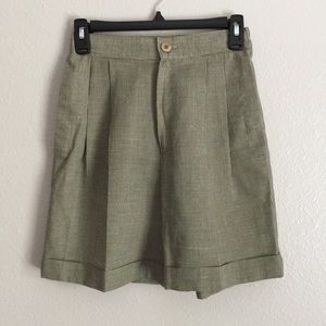 VINTAGE | High Waisted Style Pleated Petite Short